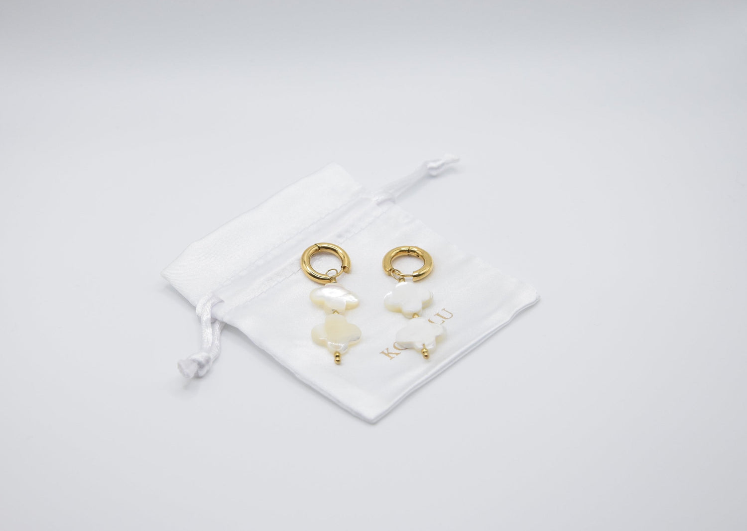 Clover Pearl Hoops | GOLD