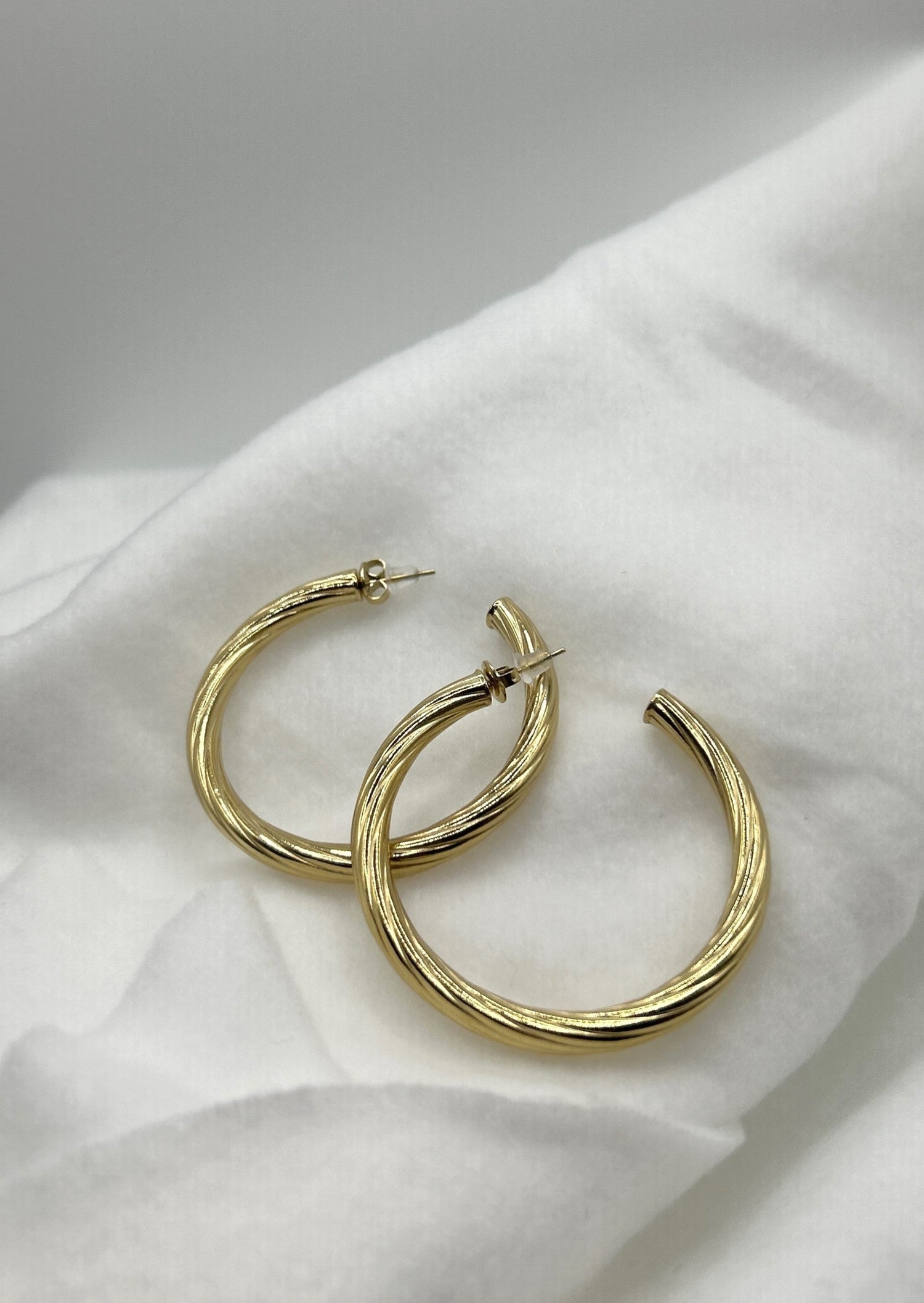 Twisted Hoop Earrings | GOLD